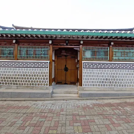 Authentic Leedo Hanok