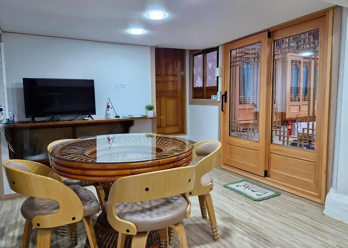 Authentic Leedo Hanok